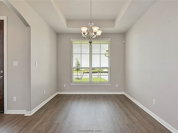 4th image of 6215 Southern Cross Dr