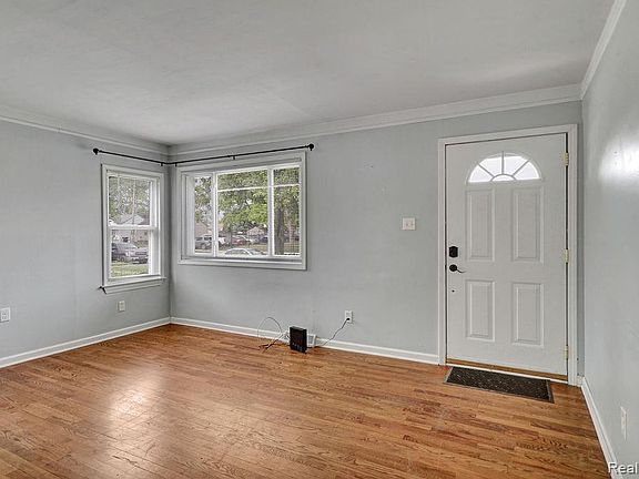 2nd image of 1029 Cora St