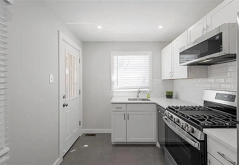 6410 Phillips Ave — Photo 10