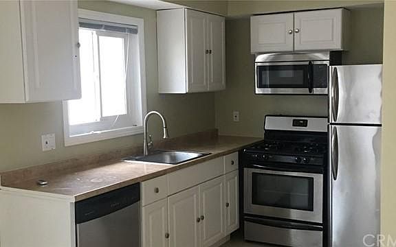 2nd image of 417 N Broadway APT 5