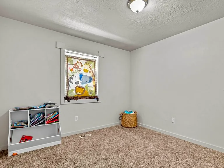1110 SW Isaac Ln — Photo 18