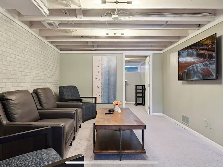 2926 Bay St — Photo 15