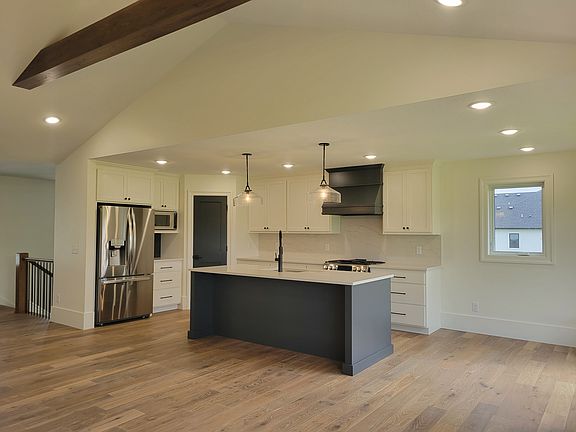 4th image of 16764 Dakota St NW