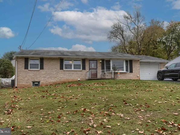 7199 Chambers Hill Rd, Harrisburg, PA 17111