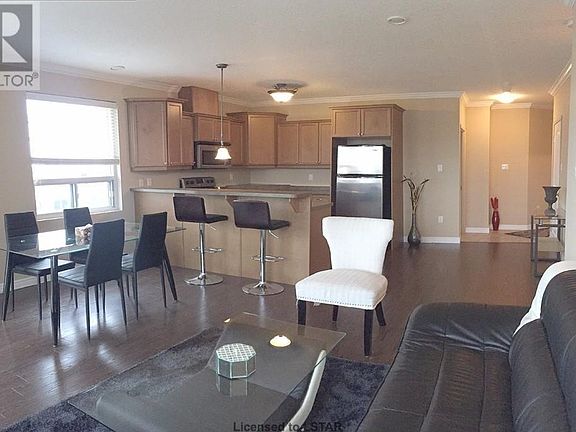 5th image of 435 Colborne St