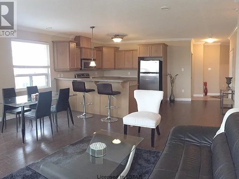 435 Colborne St — Photo 6