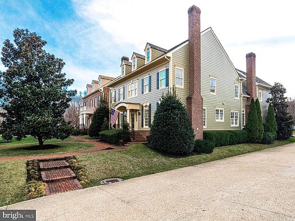 3rd image of 9876 Palace Green Way