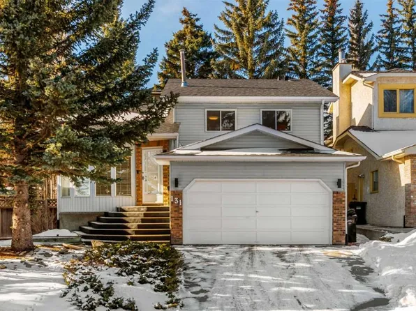 131 NE Stratton Cres SW, Calgary, AB T3H 1T7