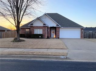 516 Prairie St, Lowell, AR 72745