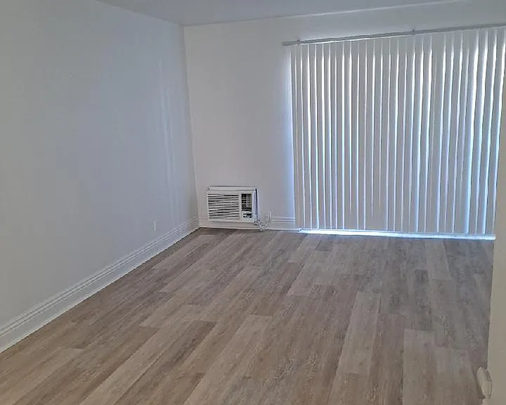 142 S Esplanade St #105 — Photo 2
