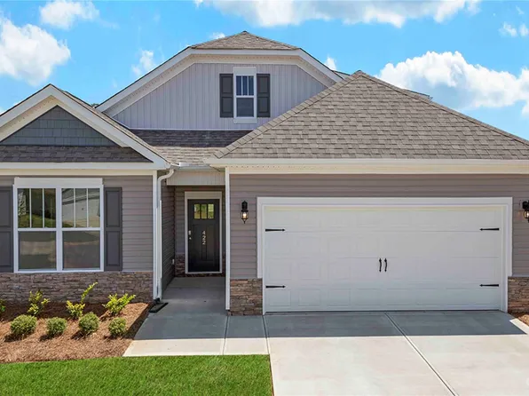 146 Thornberry Rd, Hendersonville, NC 28792