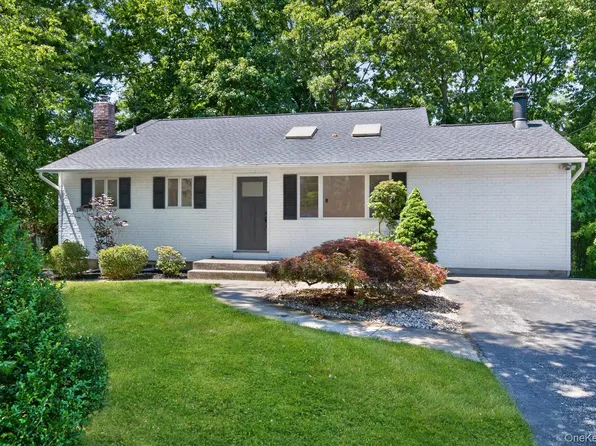21 Gay Lore Drive, Huntington, NY 11743
