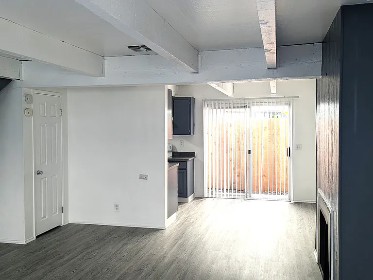 Q Street Apartments — Photo 2