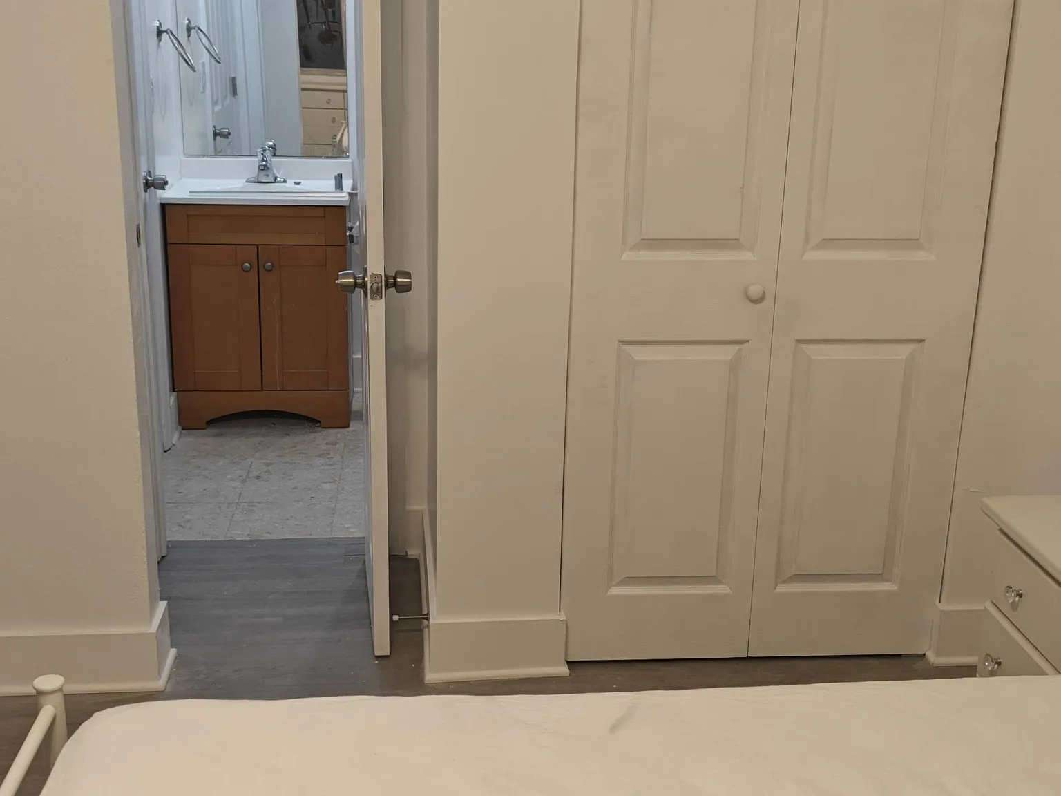 1 bed, 1067 sqft, $830 — Photo 2