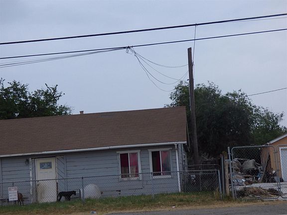 4th image of 2848 W Yosemite Ave