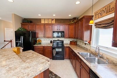 2nd image of 4228 Maryhill Dr