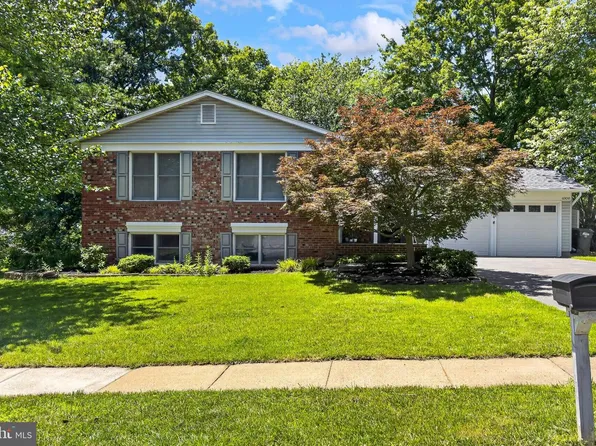 6908 Rochambeau Pl, Springfield, VA 22153