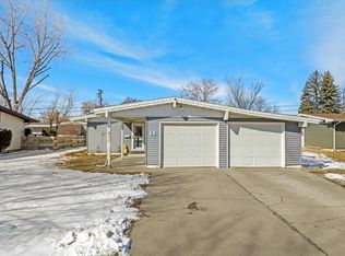 14 24th St SW, Minot, ND 58701