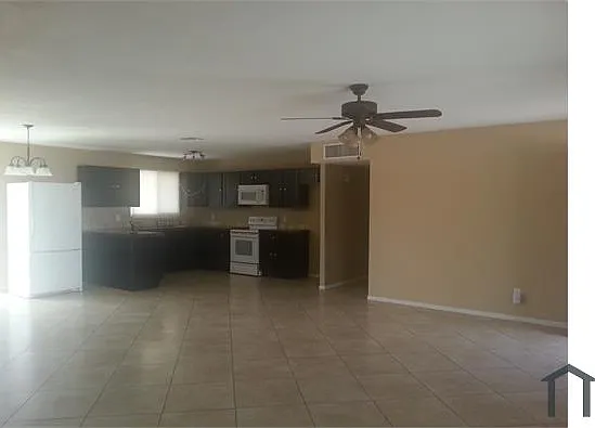 3 bed, 1665 sqft, $1,950 — Photo 4