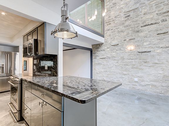 5th image of 205 Chichester Pl #1