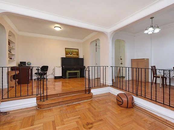 3rd image of 43-55 Kissena Blvd #4C