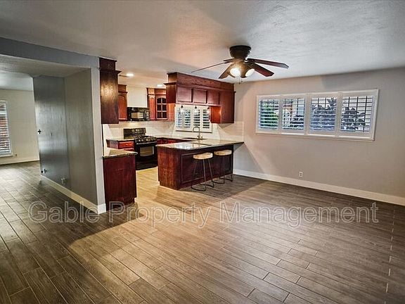 4th image of 19619 Delight St