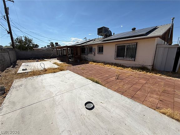 3rd image of 973 Westminster Ave