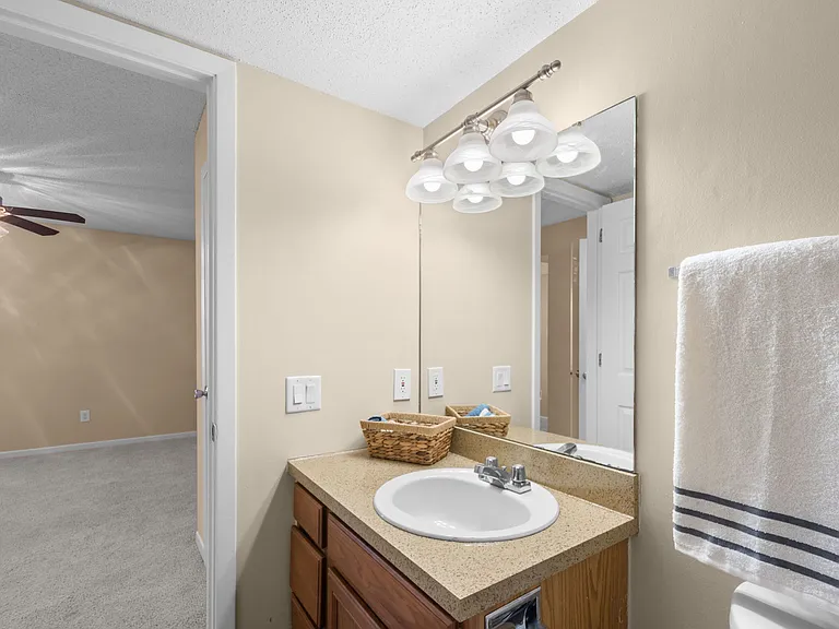 The Rooke (Classic) - 2 Bed / 2 Bath - 1,066-1,096 Sq.Ft.