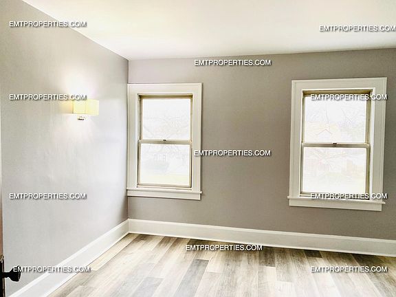 4th image of 244 Marseilles Ave