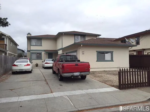 487 Pine Ave photo 1