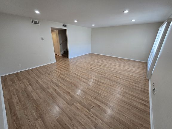 3rd image of 500 E Riverside Dr
