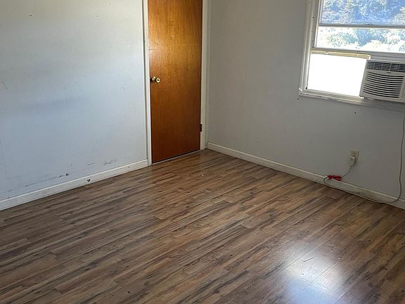 4th image of 346 Boyers Ave #2