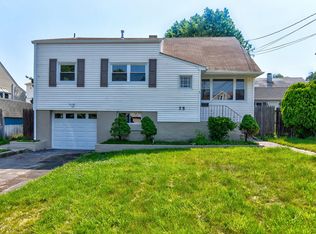 75 Glenwood Ter, Fords, NJ 08863