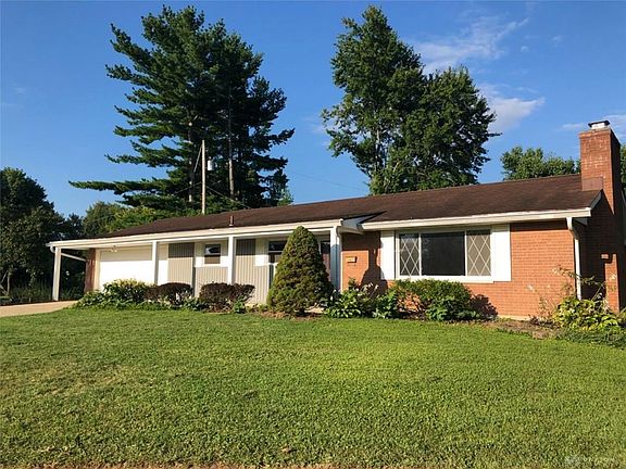 2nd image of 565 Cherry Hill Pl