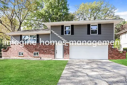 5620 N Quincy Ave Photo 1
