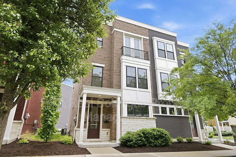 2 bed, 2.5 bath, 2110 sqft, $3,000 — Photo 2