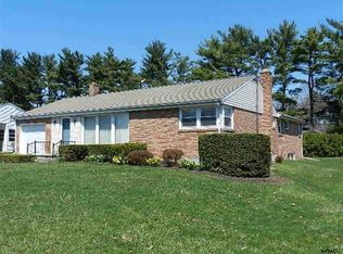 2439 Crystal Ln, York, PA 17402