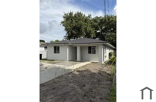 2931 NW 55th St Photo 1