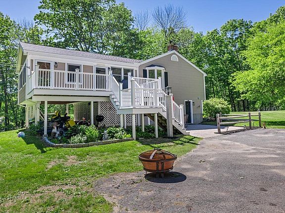 2nd image of 407 Middle Winchendon Road