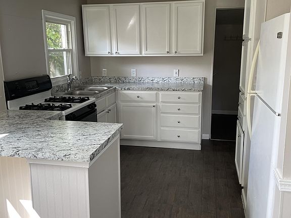5th image of 816 Farnham Ave