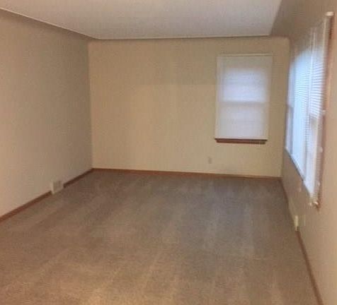 4th image of 34 Placid Blvd
