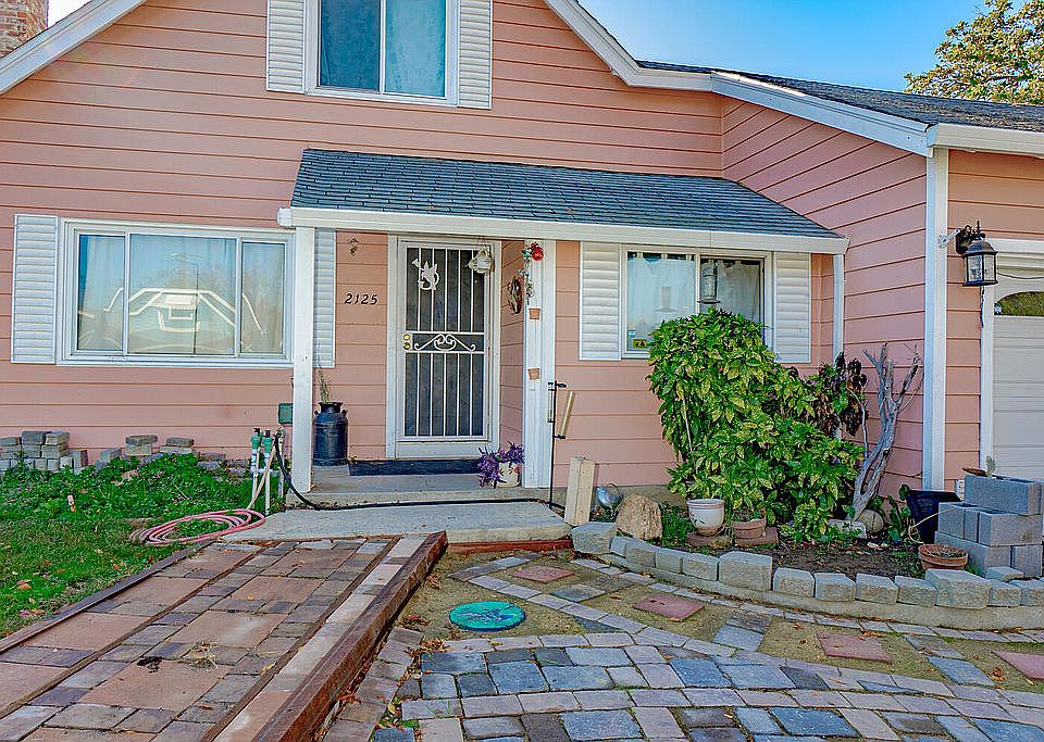 2nd image of 2125 Surrey Rd