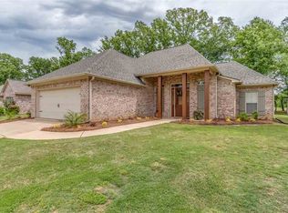 126 Trailbridge Xing, Canton, MS 39046
