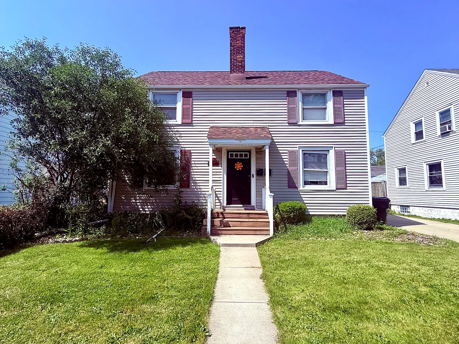 2 bed, 800 sqft, $1,300 — Photo 1