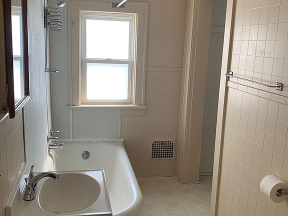 5th image of 281 Jefferson St #2