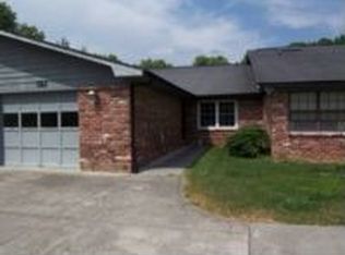 121 Grandcove Ln, Oak Ridge, TN 37830