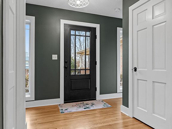 5th image of 927 Brynwood Ter