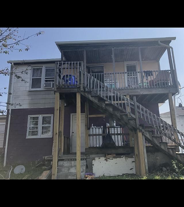 2nd image of 591 Garibaldi Ct #1