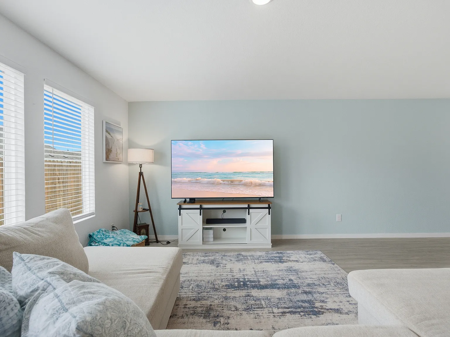 4 bed, 1667 sqft, $2,100 — Photo 3