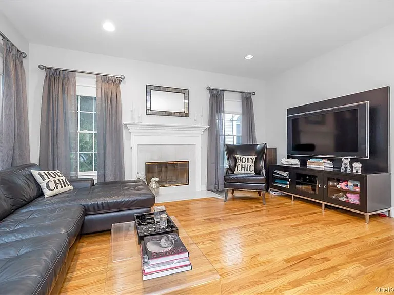 7 Hopkins Ln — Photo 7